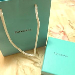 Tiffany’s necklace and pendant